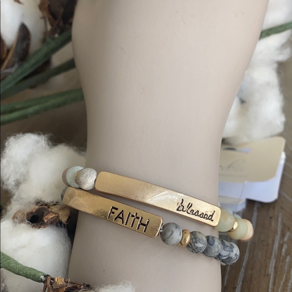 Blessed natural cut stone stretch bracelet - Picture 4 of 6